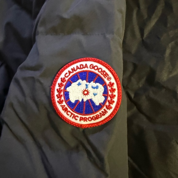 Canada Goose Wyndham Parka - Picture 4 of 6